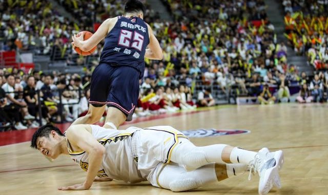 开云-0比2落后&amp;胡金秋伤退！广厦出局已是时间问题？