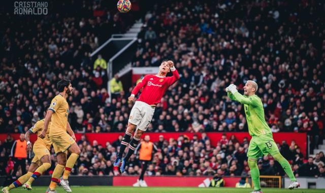 kaiyun-曼联高位逼抢问题①：夺回球权位置边缘化！